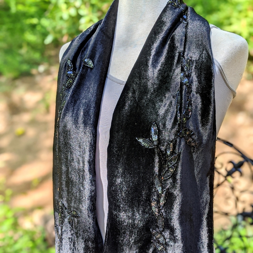 Kenneth Cole Black Velvet Scarf - Picture 6 of 7